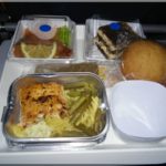 A gépünk Airbus A330 kívül-belül és a felszolgált étel
